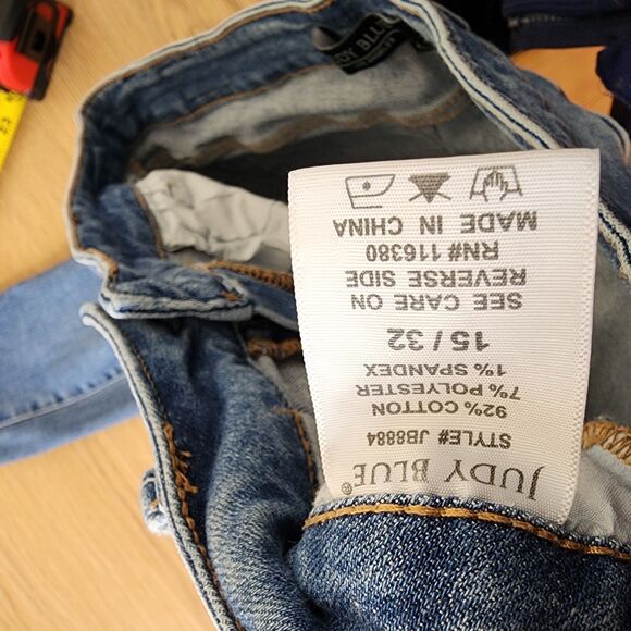 Judy Blue Jeans Skinny Fit Blue Womens Size 15/32 Stretchy Distressed Hippie - Picture 2 of 11